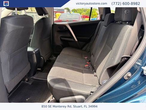 Used 2018 Toyota RAV4 LE FWD image 16