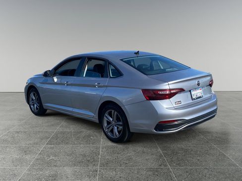 Used 2022 Volkswagen Jetta SE FWD image 3