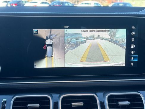 Used 2022 Mercedes-Benz GLS 450 4MATIC image 32