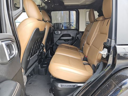 Used 2022 Jeep Wrangler Unlimited Rubicon 4xe AWD/4WD image 14