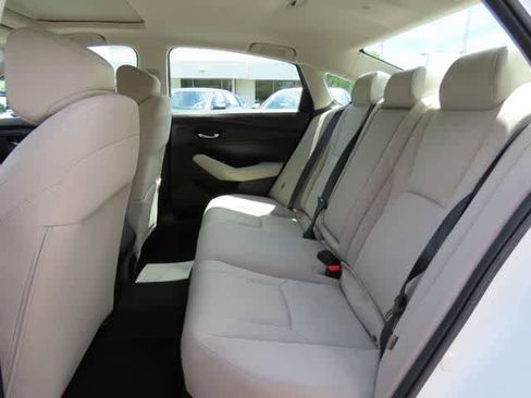 Used 2023 Honda Accord EX image 11