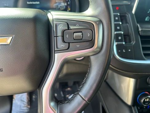 Used 2023 Chevrolet Suburban Premier AWD/4WD image 5