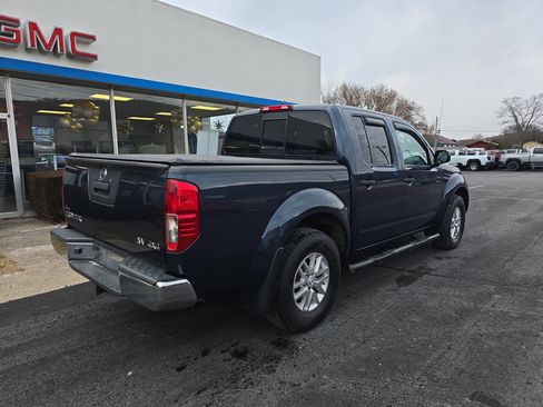 Used 2019 Nissan Frontier SV image 3