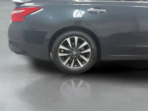 Used 2016 Nissan Altima 2.5 SV FWD image 27