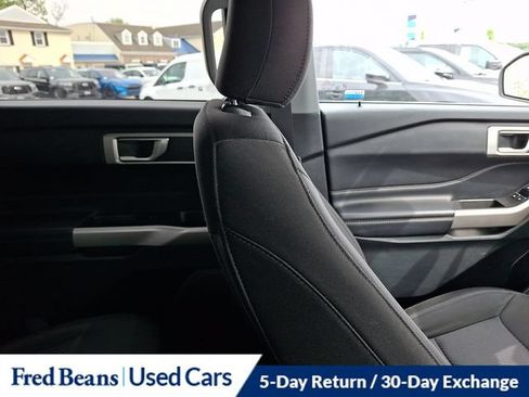 Used 2023 Ford Explorer XLT AWD/4WD image 20