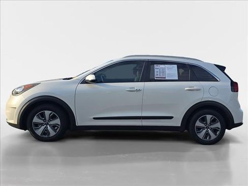 Used 2019 Kia Niro LX image 2