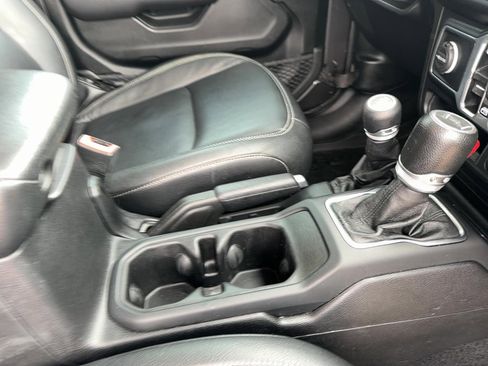 Used 2020 Jeep Gladiator Sport w/ Quick Order Package 24S image 17