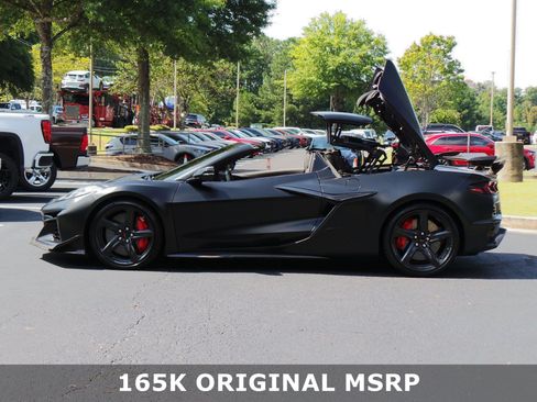 Used 2023 Chevrolet Corvette Z06 w/ Z07 Performance Package RWD image 5