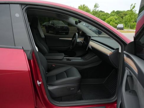 Used 2024 Tesla Model Y Long Range AWD/4WD image 21