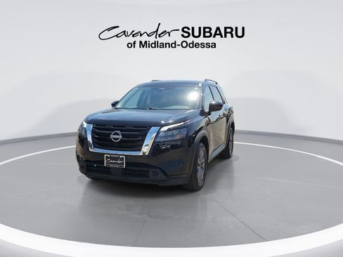 Used 2025 Nissan Pathfinder SV FWD image 4