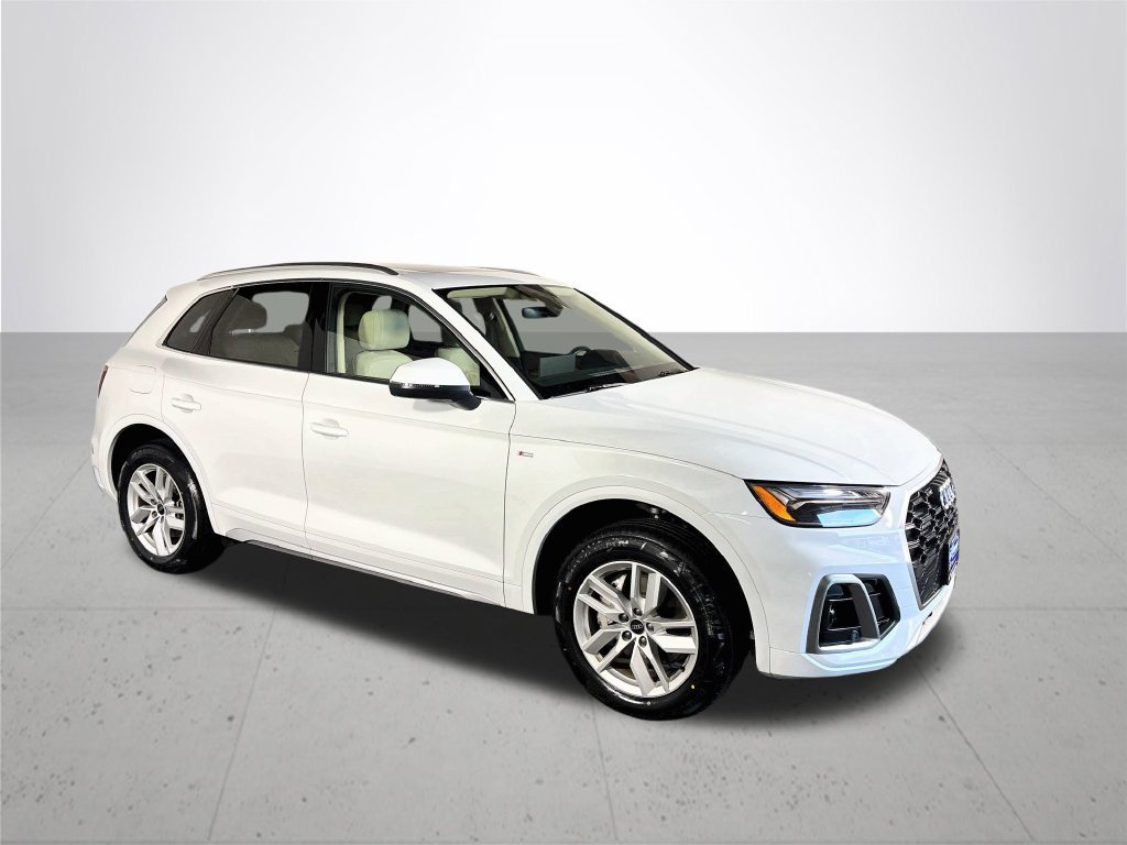 Used 2023 Audi Q5 2.0T Premium w/ Convenience Package AWD/4WD image 4
