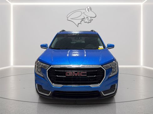 Used 2024 GMC Terrain SLE w/ Driver Convenience Package AWD/4WD image 9