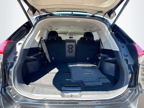 Used 2018 Nissan Rogue SV w/ Premium Package AWD/4WD image 25