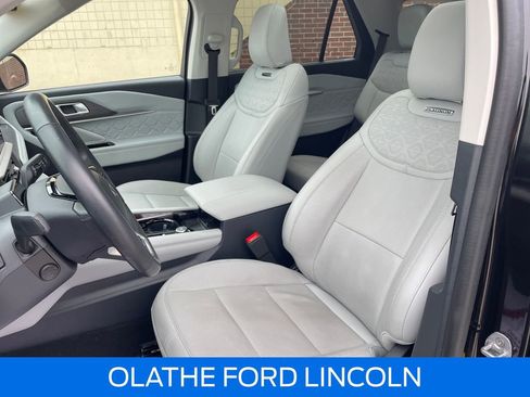 Used 2025 Ford Explorer Platinum w/ LUX Leather Package image 21