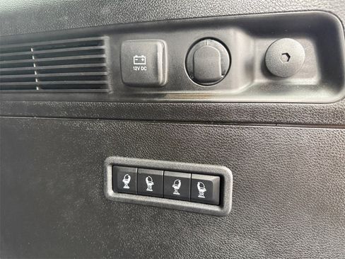 Used 2024 Jeep Wagoneer Series II w/ Flexible Seating Group image 32