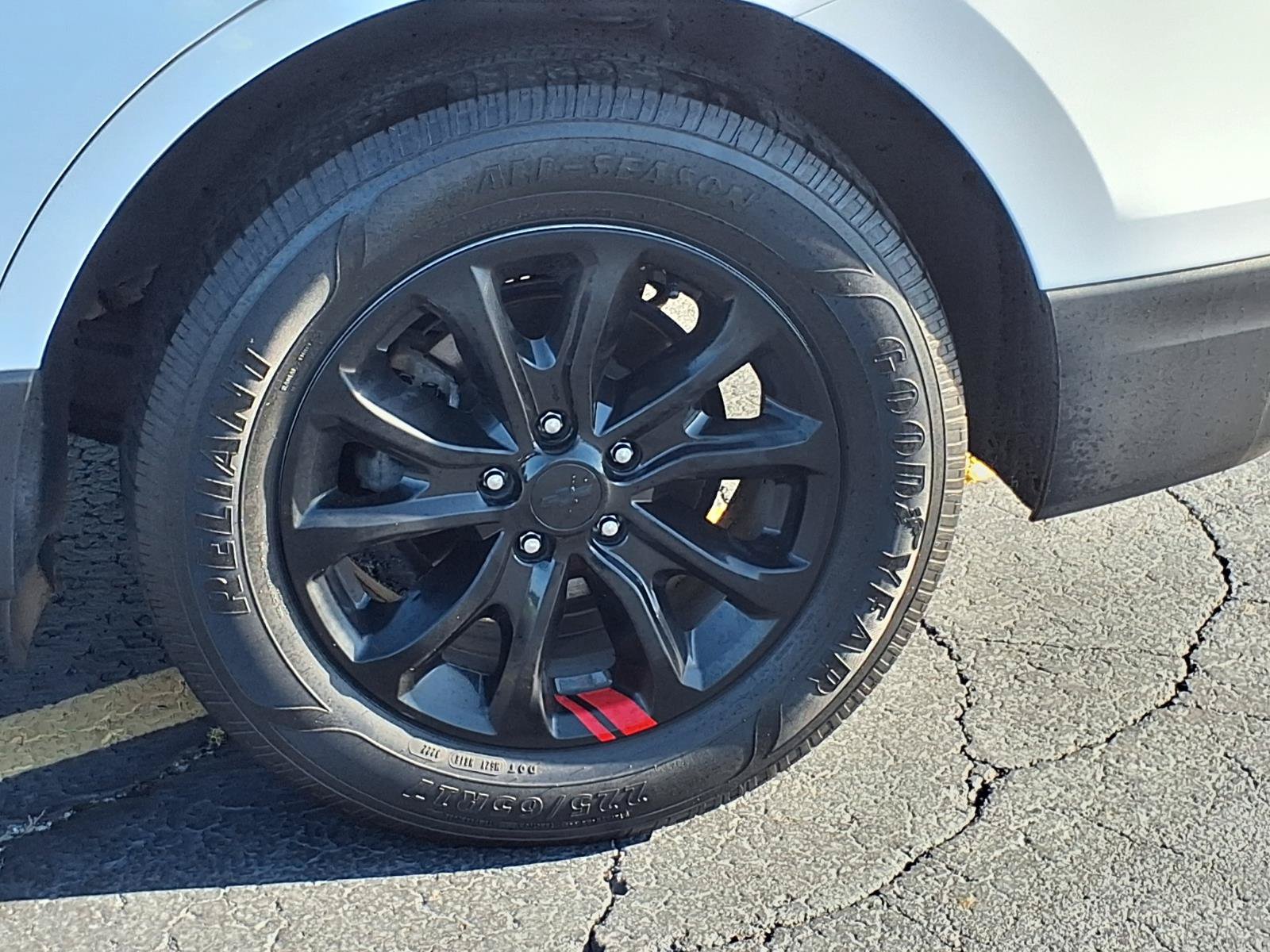 Used 2018 Chevrolet Equinox LT FWD image 29