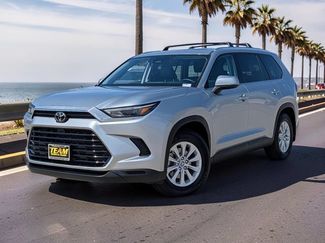 Used 2024 Toyota Grand Highlander AWD video 2