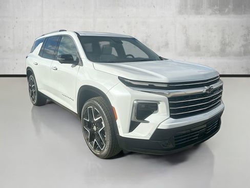 New 2026 Chevrolet Traverse High Country w/ LPO, Floor Liner Package AWD/4WD image 3