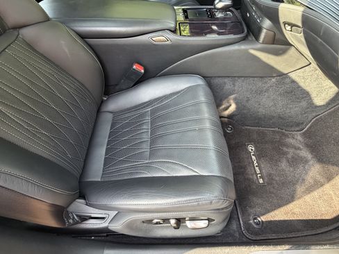 Used 2018 Lexus LS 500 w/ Interior Upgrade Package RWD image 47