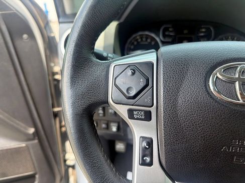 Used 2021 Toyota Tundra Limited w/ Limited Premium Package AWD/4WD image 15