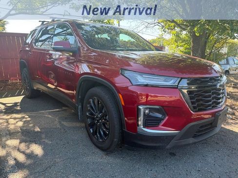 Used 2023 Chevrolet Traverse RS AWD/4WD image 2