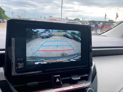 Used 2025 Toyota Corolla LE image 26