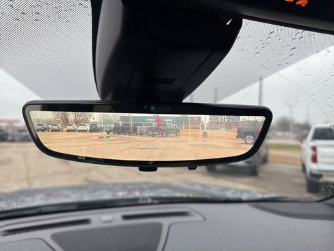 Used 2021 Chevrolet Suburban Premier w/ Premium Package image 31