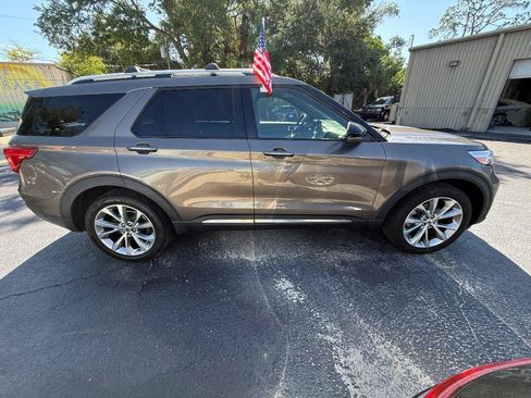 Used 2021 Ford Explorer Platinum w/ Equipment Group 601A AWD/4WD image 8