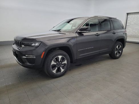 Used 2022 Jeep Grand Cherokee Limited 4xe image 2