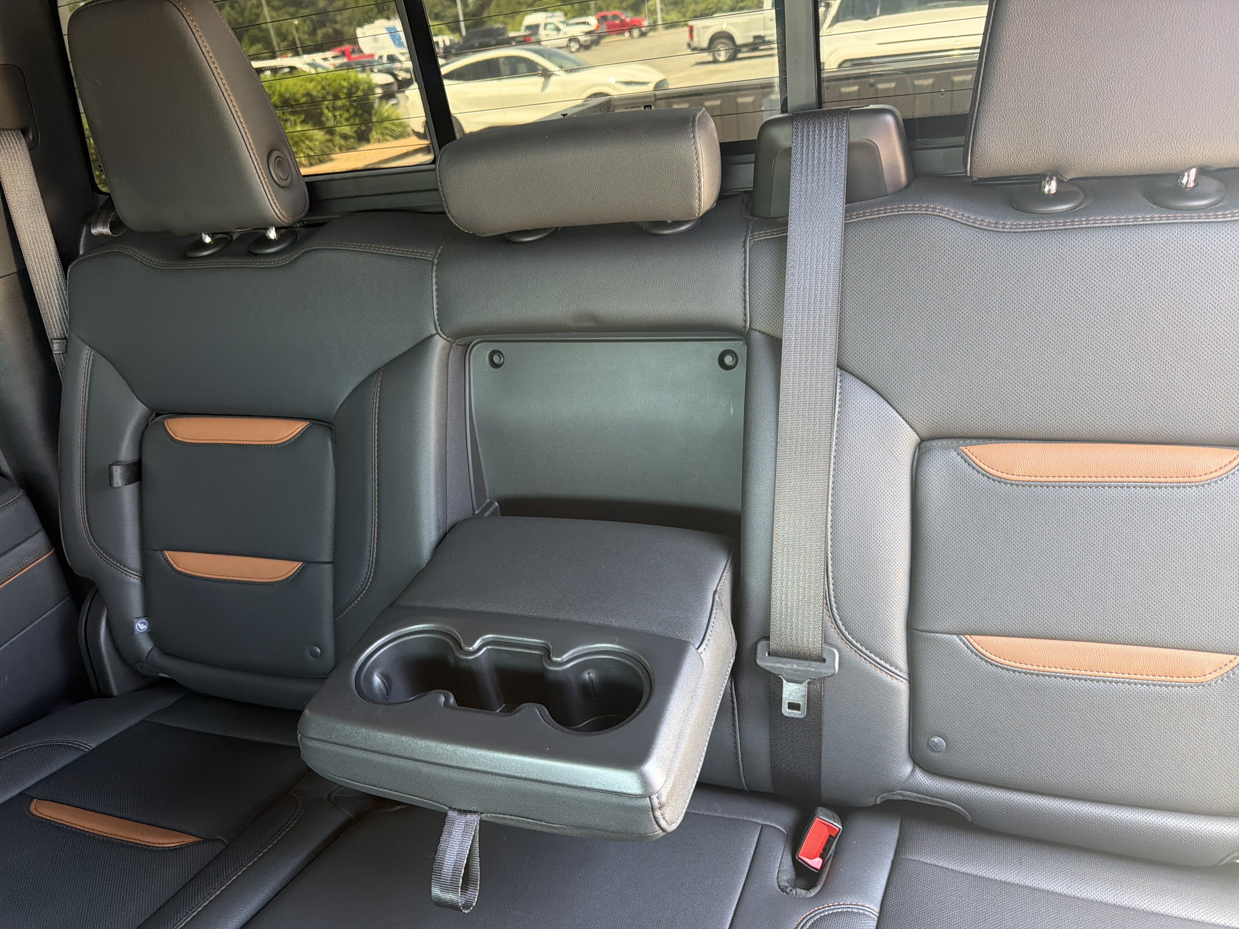 Used 2025 GMC Sierra 2500 AT4 w/ AT4 Premium Plus Package AWD/4WD image 30