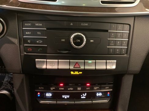 Used 2016 Mercedes-Benz E 350 4MATIC Sedan image 31