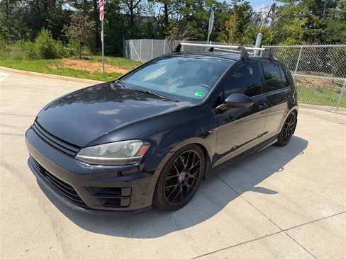 Used 2017 Volkswagen Golf 4-Door AWD/4WD image 3