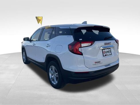 Used 2024 GMC Terrain SLE image 7