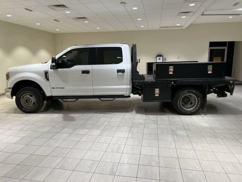 Used 2018 Ford F350 XLT AWD/4WD image 2