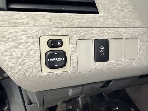 Used 2012 Toyota Sienna LE w/ Towing Pkg FWD image 14
