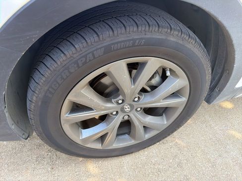 Used 2017 Hyundai Santa Fe Sport image 20