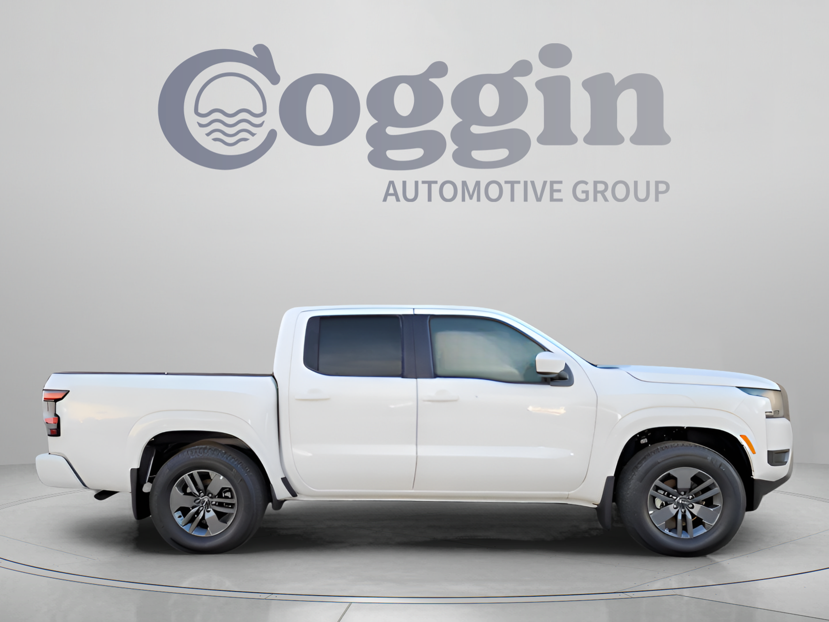 Used 2026 Nissan Frontier SV w/ Tow Package RWD image 5