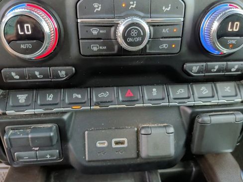 Used 2023 GMC Sierra 2500 Denali w/ Denali Ultimate Package image 32