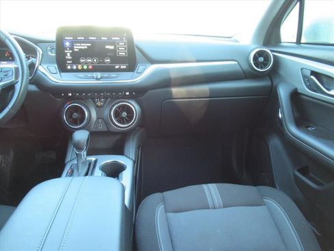 Used 2024 Chevrolet Blazer LT w/ Midnight/Sport Edition FWD image 14