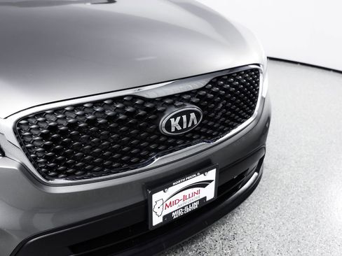 Used 2018 Kia Sorento L FWD image 4
