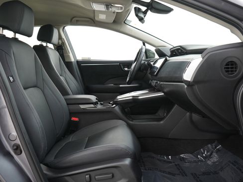 Used 2018 Honda Clarity Touring image 12