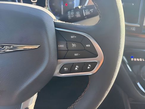 New 2026 Chrysler Pacifica Pinnacle image 17