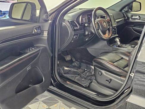 Used 2019 Jeep Grand Cherokee Trailhawk w/ Trailhawk Luxury Group AWD/4WD image 22