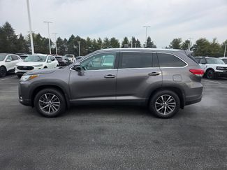 Used 2019 Toyota Highlander SE video 2