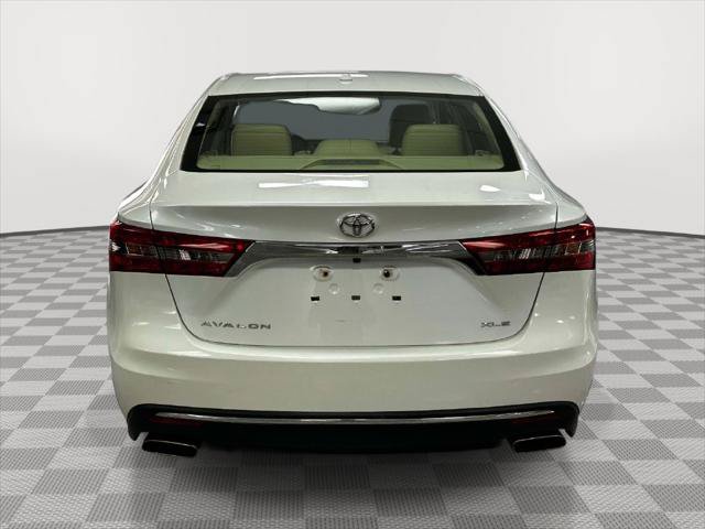 Used 2017 Toyota Avalon XLE w/ Protection Package FWD image 3