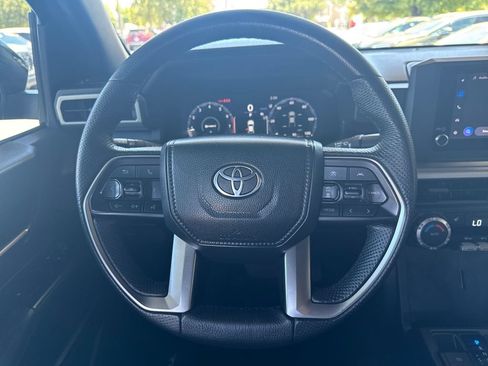 Used 2025 Toyota Tacoma TRD Off-Road AWD/4WD image 15