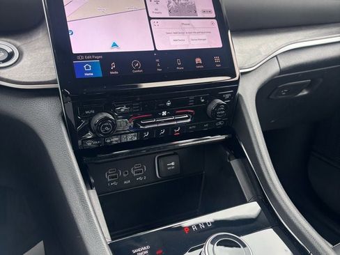 Used 2023 Jeep Grand Cherokee Limited w/ Trailer Tow Prep Group (B) image 17