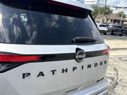 Used 2022 Nissan Pathfinder SL w/ SL Premium Package AWD/4WD image 11