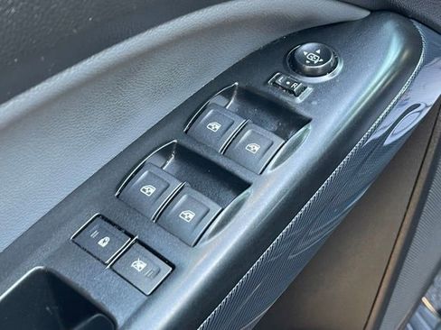 Used 2018 Chevrolet Colorado Z71 image 16