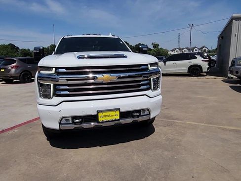 Used 2023 Chevrolet Silverado 2500 High Country w/ Z71 Off-Road Package AWD/4WD image 3